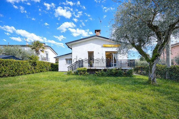 casa indipendente in vendita a Bardolino