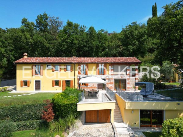 casa indipendente in vendita a Bardolino