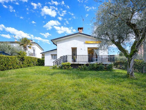 casa indipendente in vendita a Bardolino