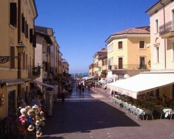 casa indipendente in vendita a Bardolino