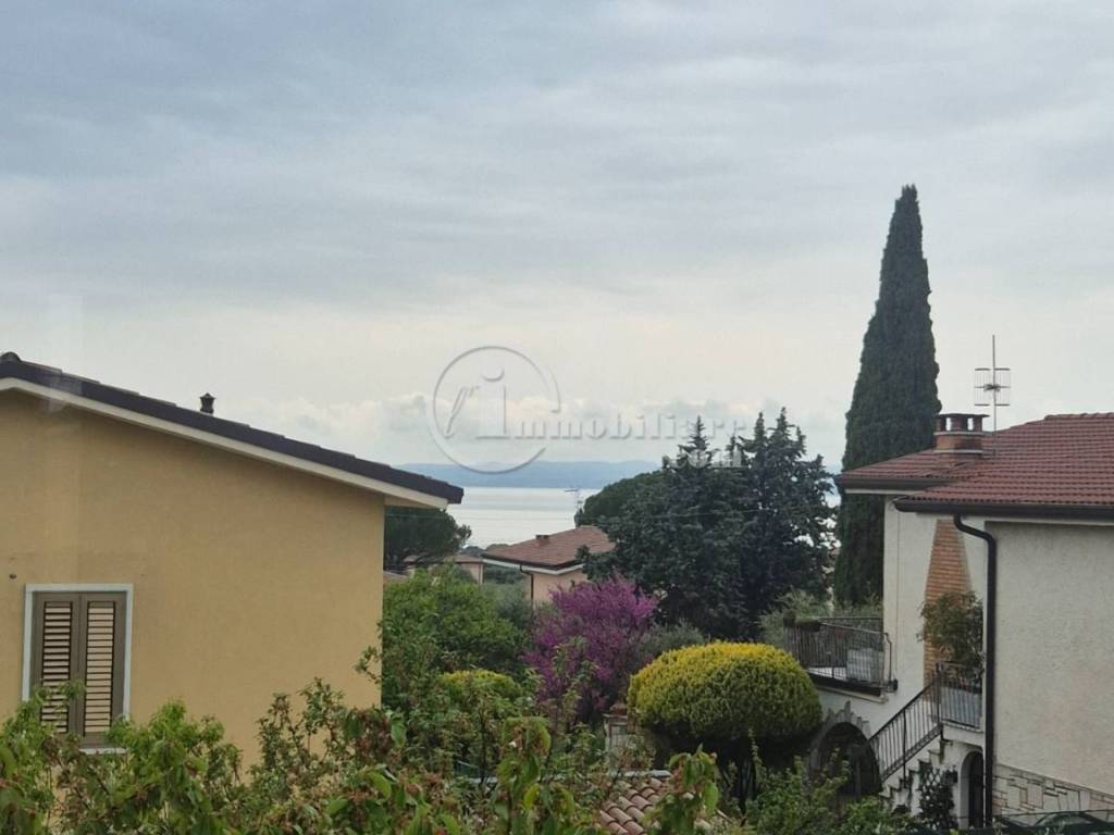 casa indipendente in vendita a Bardolino