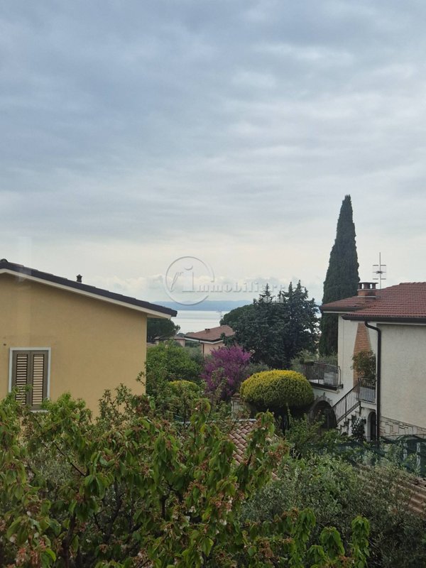 casa indipendente in vendita a Bardolino