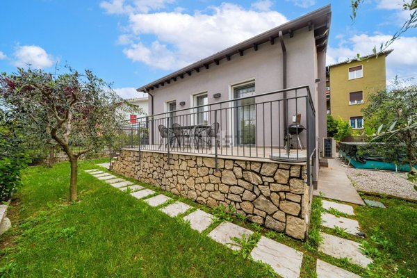 casa indipendente in vendita a Bardolino