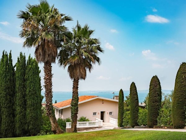 casa indipendente in vendita a Bardolino