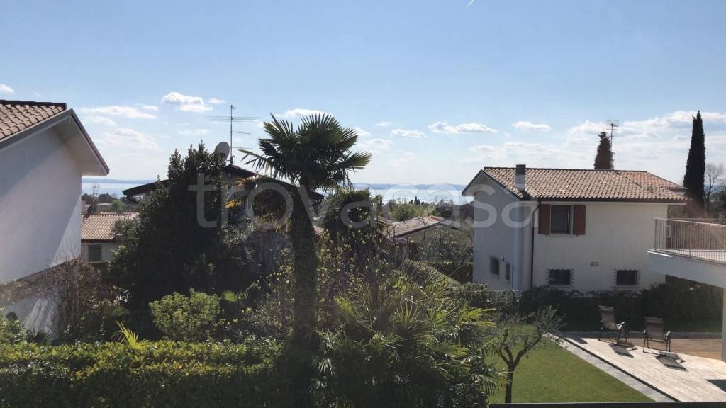 casa indipendente in vendita a Bardolino