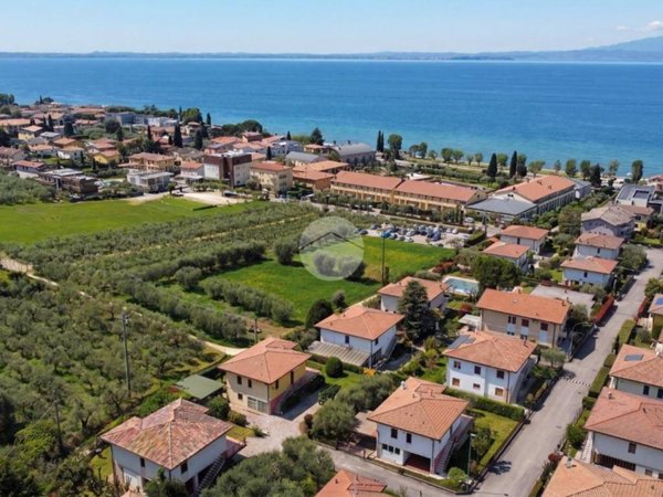 casa indipendente in vendita a Bardolino