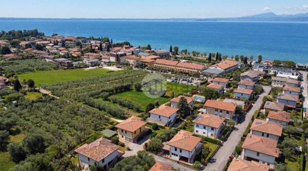 casa indipendente in vendita a Bardolino