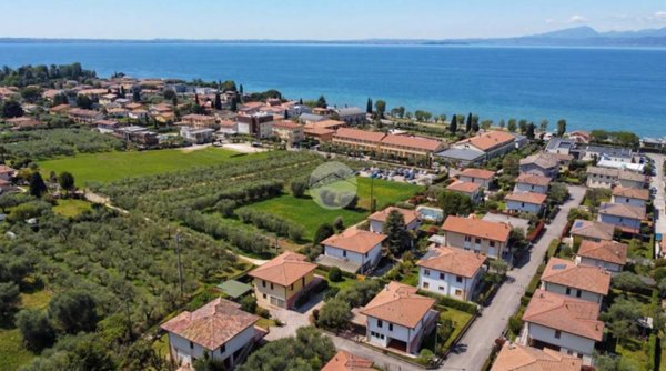 casa indipendente in vendita a Bardolino