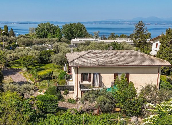 casa indipendente in vendita a Bardolino