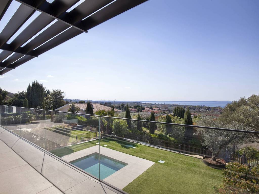 casa indipendente in vendita a Bardolino