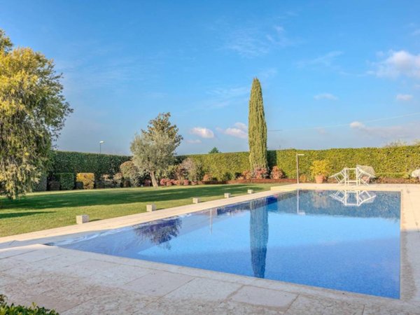 casa indipendente in vendita a Bardolino