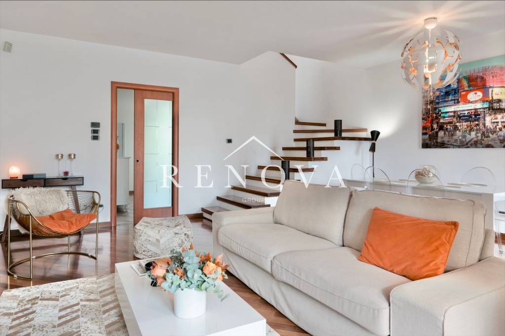 casa indipendente in vendita a Bardolino in zona Calmasino