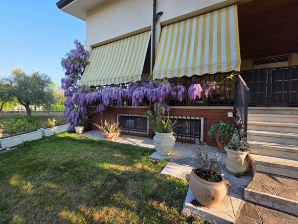 casa indipendente in vendita a Bardolino
