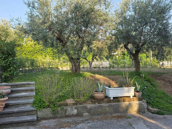 casa indipendente in vendita a Bardolino