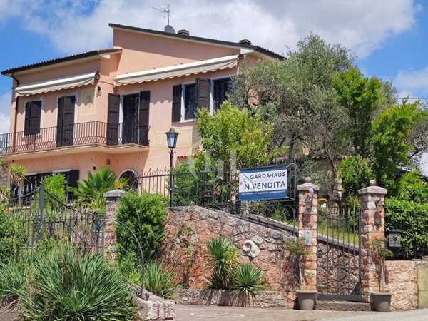 casa indipendente in vendita a Bardolino