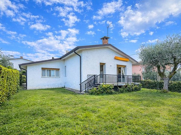 casa indipendente in vendita a Bardolino