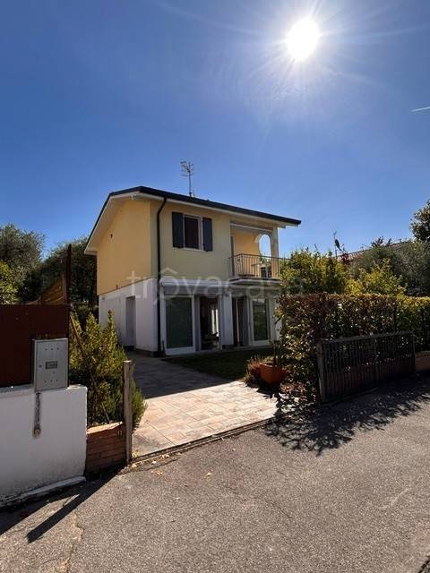 casa indipendente in vendita a Bardolino