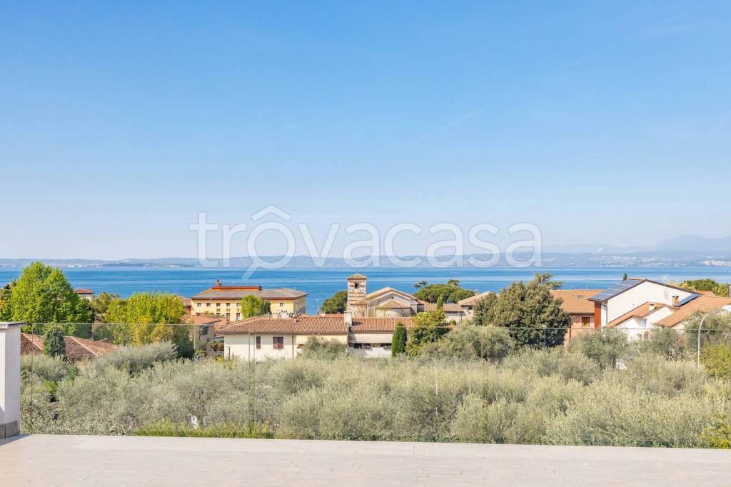 casa indipendente in vendita a Bardolino