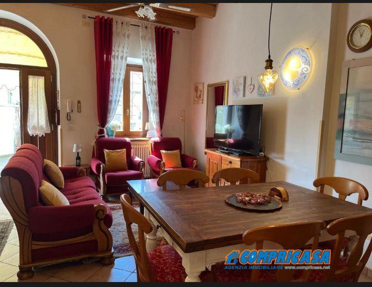 appartamento in vendita a Bardolino in zona Calmasino