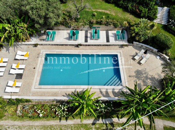 appartamento in vendita a Bardolino in zona Calmasino