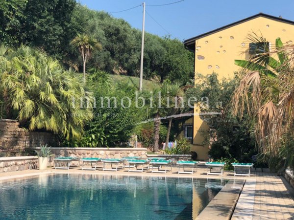 appartamento in vendita a Bardolino in zona Calmasino