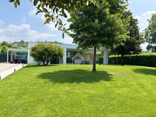 casa indipendente in vendita a Bardolino