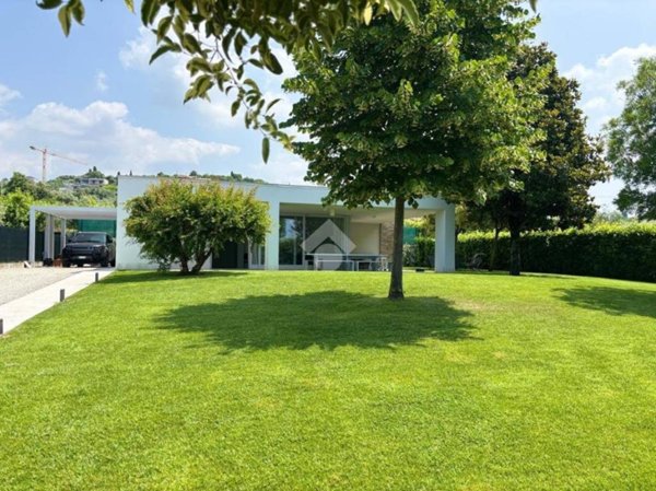 casa indipendente in vendita a Bardolino