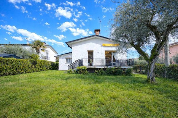 casa indipendente in vendita a Bardolino