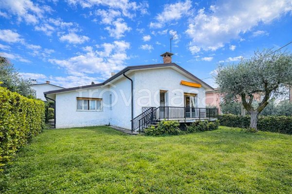 casa indipendente in vendita a Bardolino