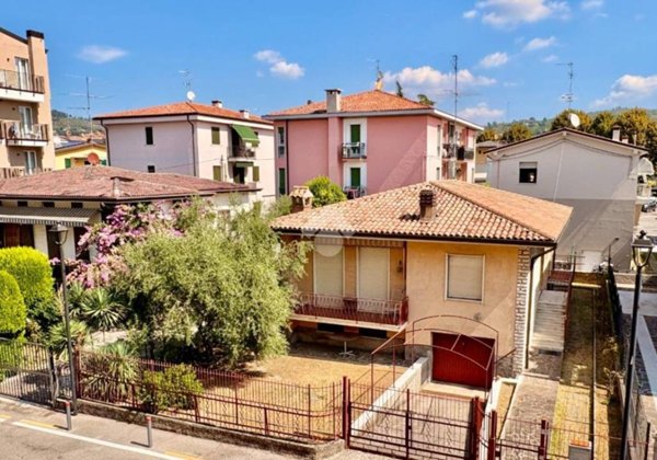 casa indipendente in vendita a Bardolino