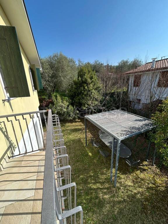 casa indipendente in vendita a Bardolino