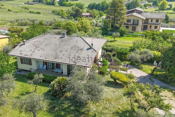 casa indipendente in vendita a Bardolino