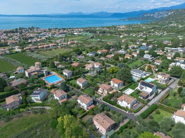 casa indipendente in vendita a Bardolino