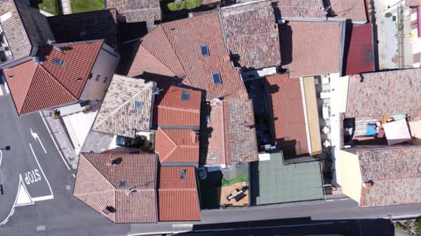 casa indipendente in vendita a Bardolino in zona Calmasino