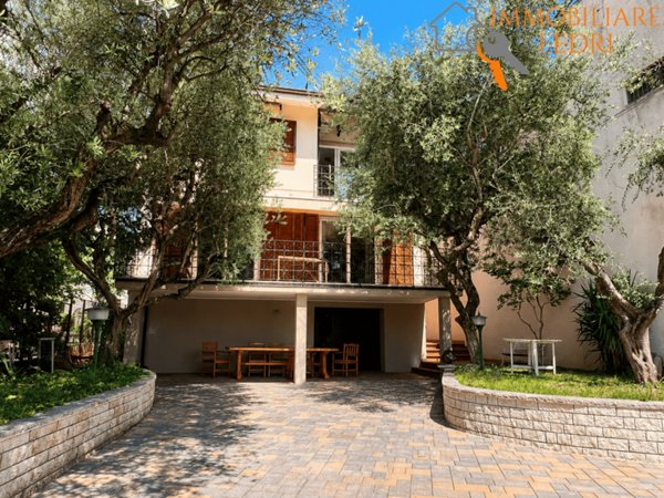 casa indipendente in vendita a Bardolino