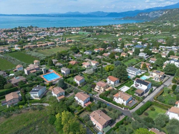 casa indipendente in vendita a Bardolino