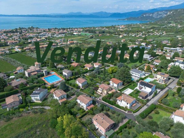 casa indipendente in vendita a Bardolino