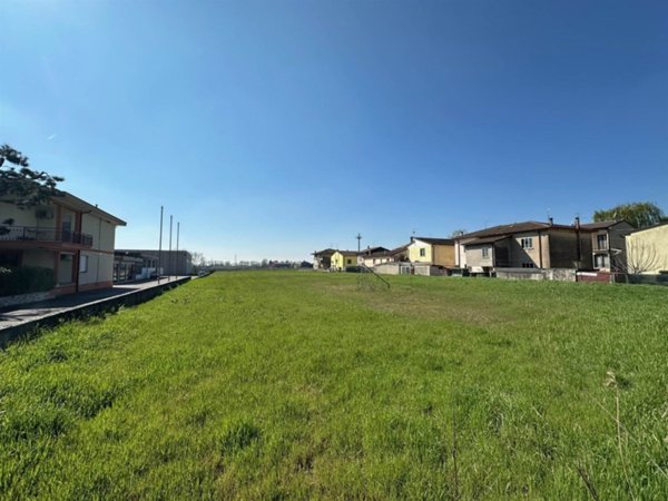 terreno edificabile in vendita a Belfiore