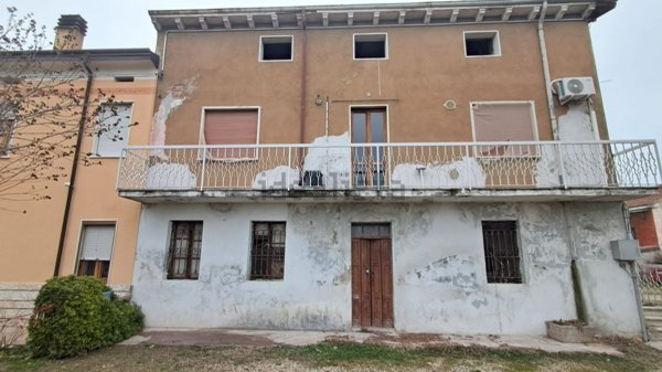 casa indipendente in vendita a Belfiore