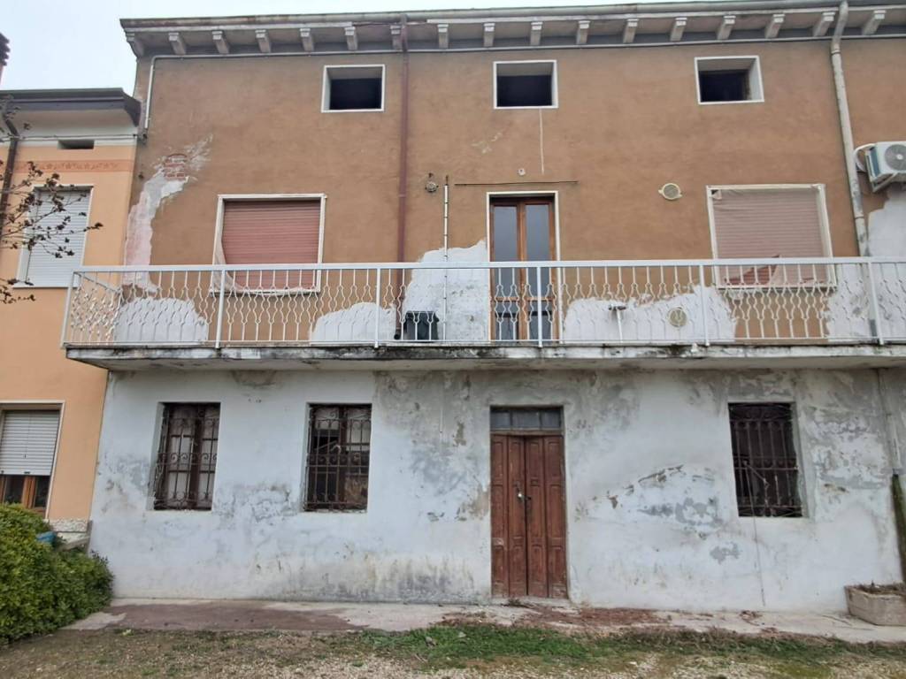casa indipendente in vendita a Belfiore