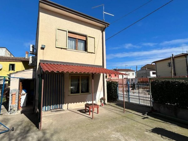 casa indipendente in vendita a Belfiore