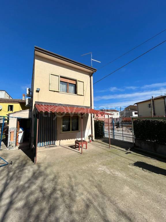 casa indipendente in vendita a Belfiore