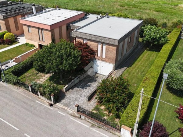 casa indipendente in vendita a Belfiore