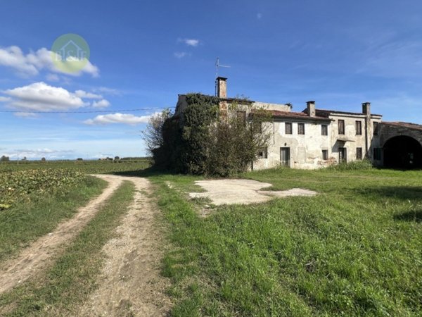 casa indipendente in vendita a Bevilacqua in zona Marega