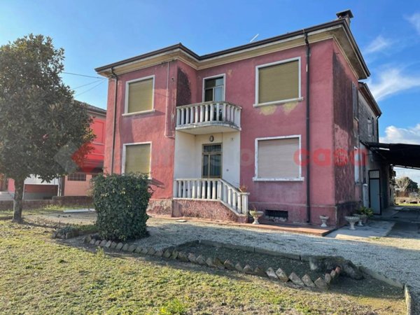 casa indipendente in vendita a Bevilacqua