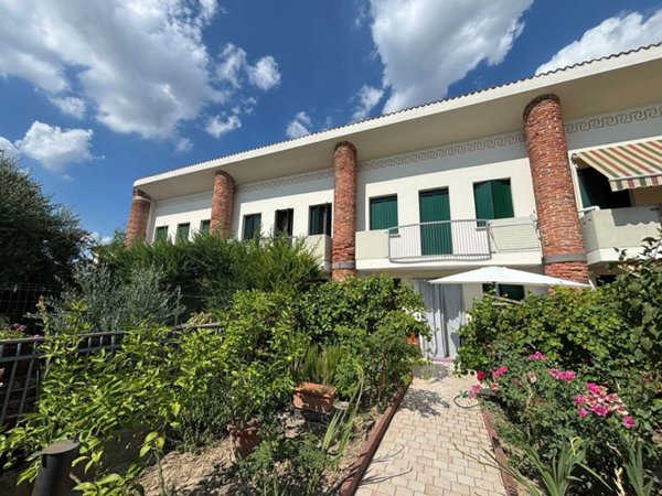 casa indipendente in vendita a Bevilacqua