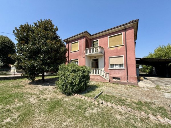 casa indipendente in vendita a Bevilacqua