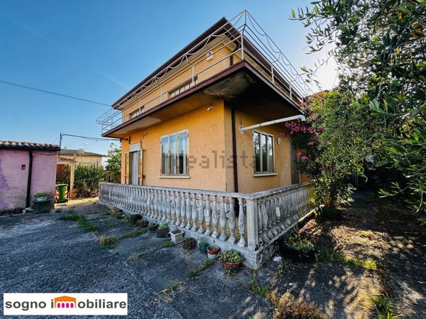 casa indipendente in vendita a Bevilacqua