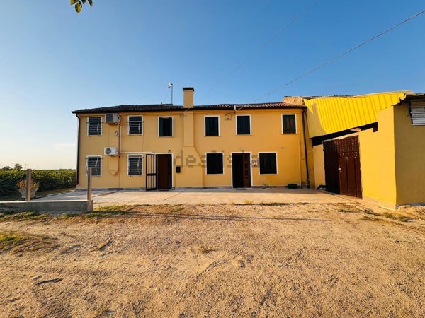 casa indipendente in vendita a Bevilacqua