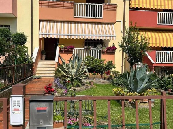 casa indipendente in vendita a Bonavigo in zona Orti